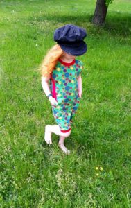 Bild Mädchen im Kinderkleid Wohli
